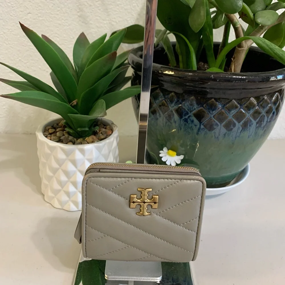 Tory Burch Quilted Leather Mini Wallet in Light Taupe with Gold Logo - Picture 7 of 13